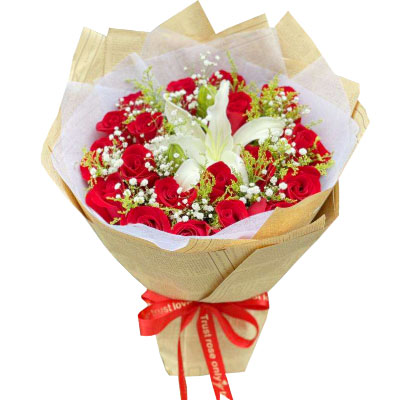 黄石19朵红玫瑰1支百合，永恒之美