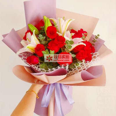 黄石18朵红玫瑰百合，真情相守一生
